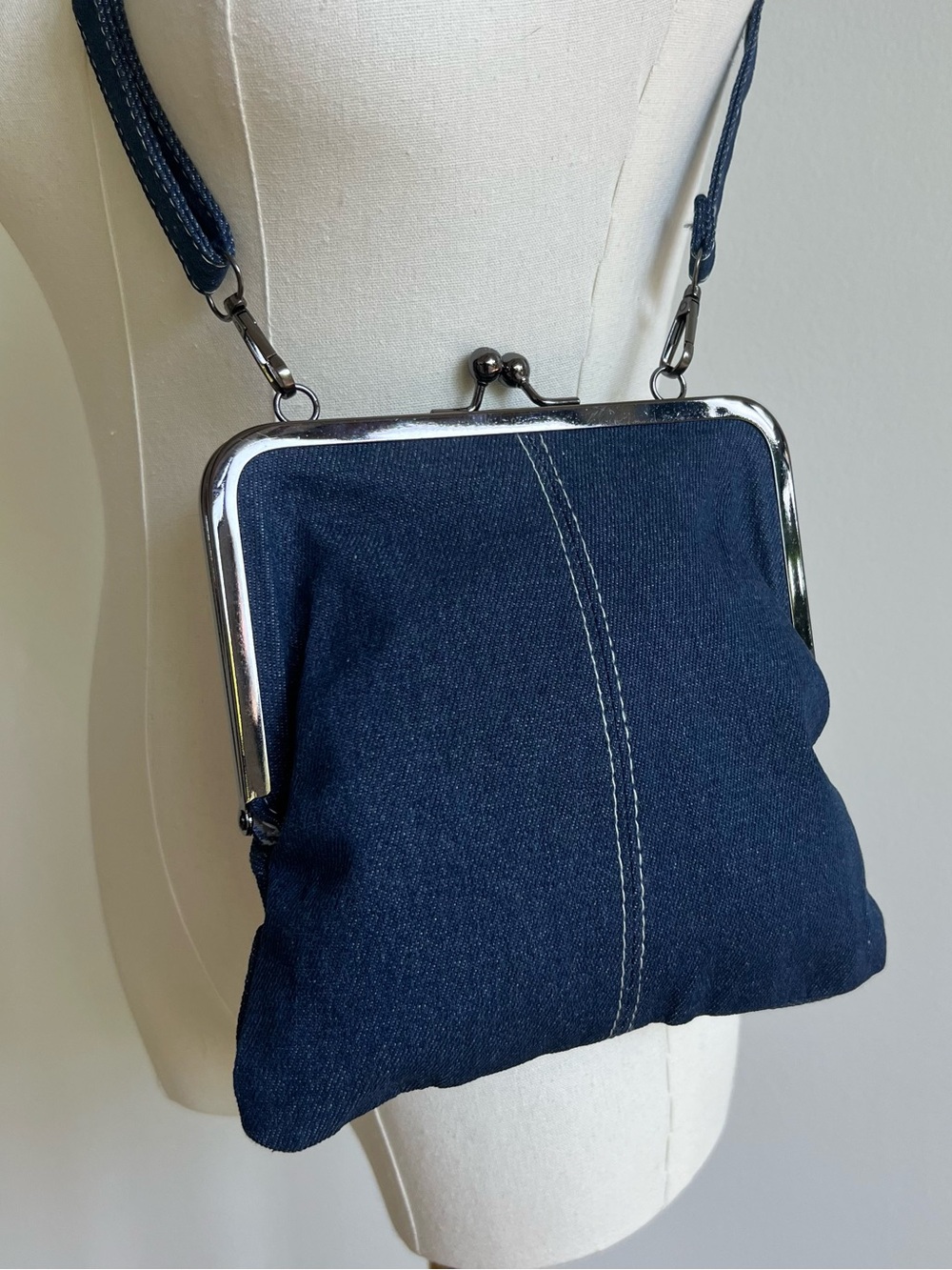 Denim Blue Kiss Lock Frame Handbag Crossbody Shoulder Bag Detachable Straps - Picture 2 of 10